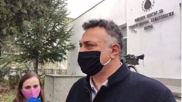 Расте броят на интензивните случаи, заразяемостта спада